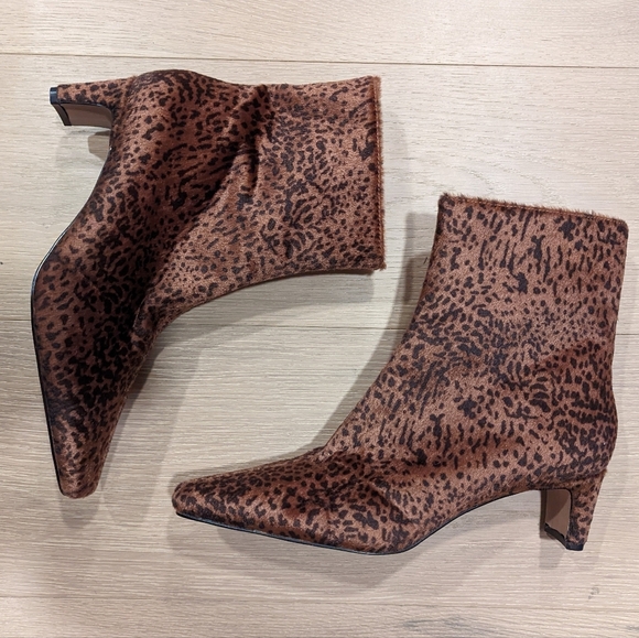 Leopard Print Ankle Boots with fur texture - Picture 1 of 12